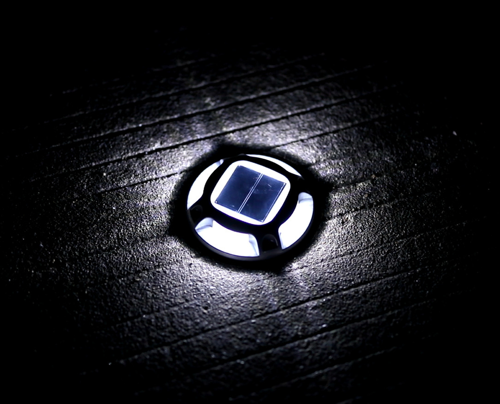 Solar Deck Light met schroefinstallatiemethode -20C- 60C Gemakkelijk te installeren