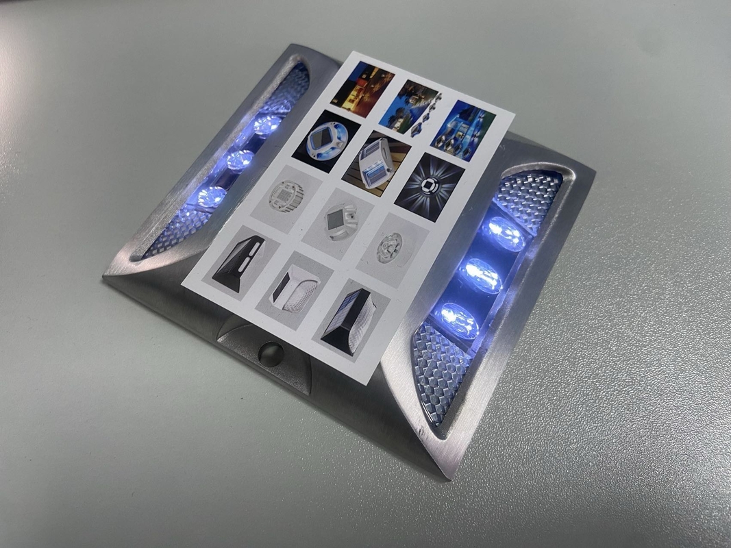 Aluminium legering PC zonne-aangedreven wegstokjes met IP68 waterdicht niveau en LED-lichtbron