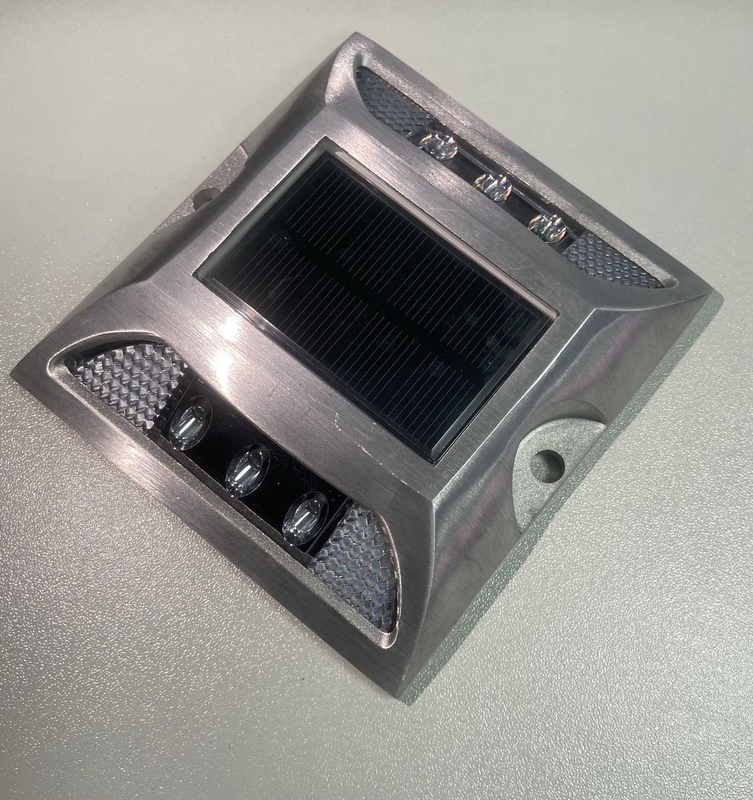 114*105*23mm Aluminium PC IP68 Solar Road Studs met werktemperatuur -40°C- 85°C