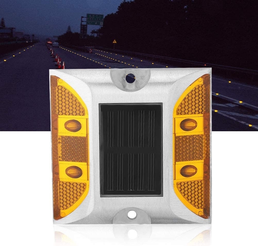 Solar Road Stud met 103*106*24mm Grootte en LED Reflectief verkeerswaarschuwingslicht 330g