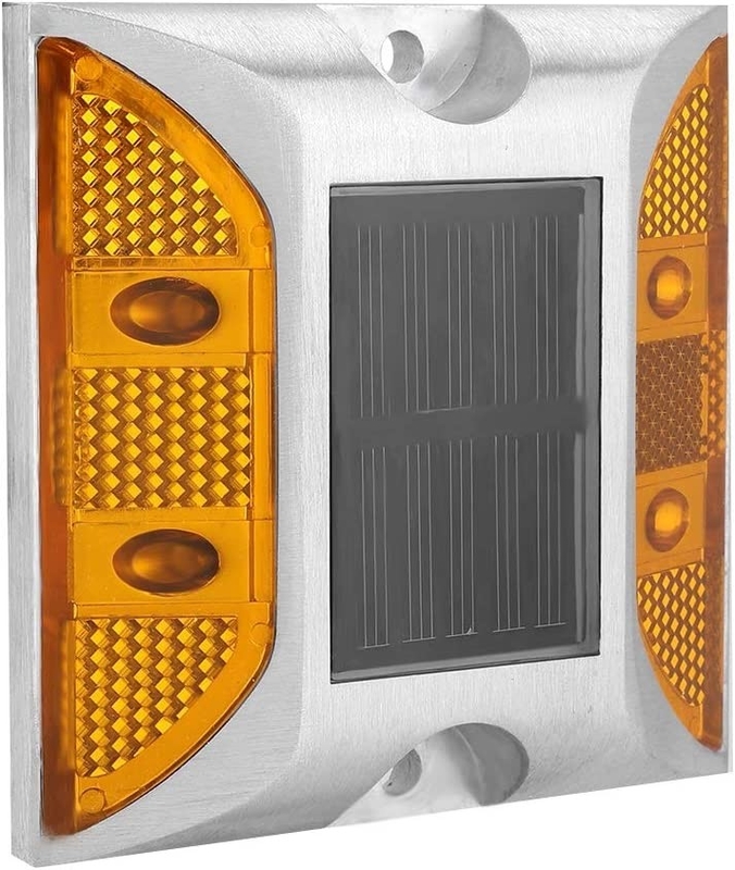 Solar Road Stud met 103*106*24mm Grootte en LED Reflectief verkeerswaarschuwingslicht 330g