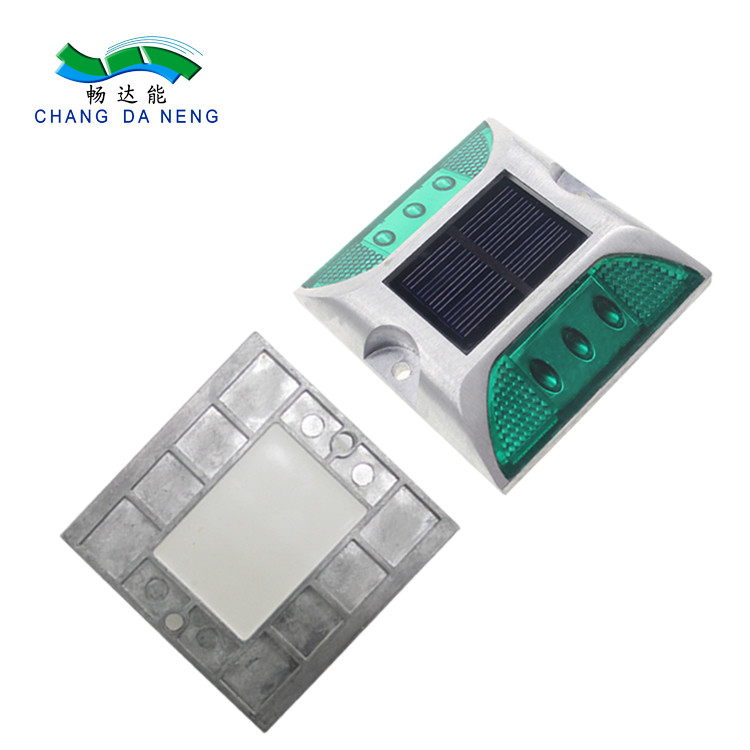 Buitenverlichting LED-licht op zonne-energie en duurzaam wit/geel/rood/blauw/groen