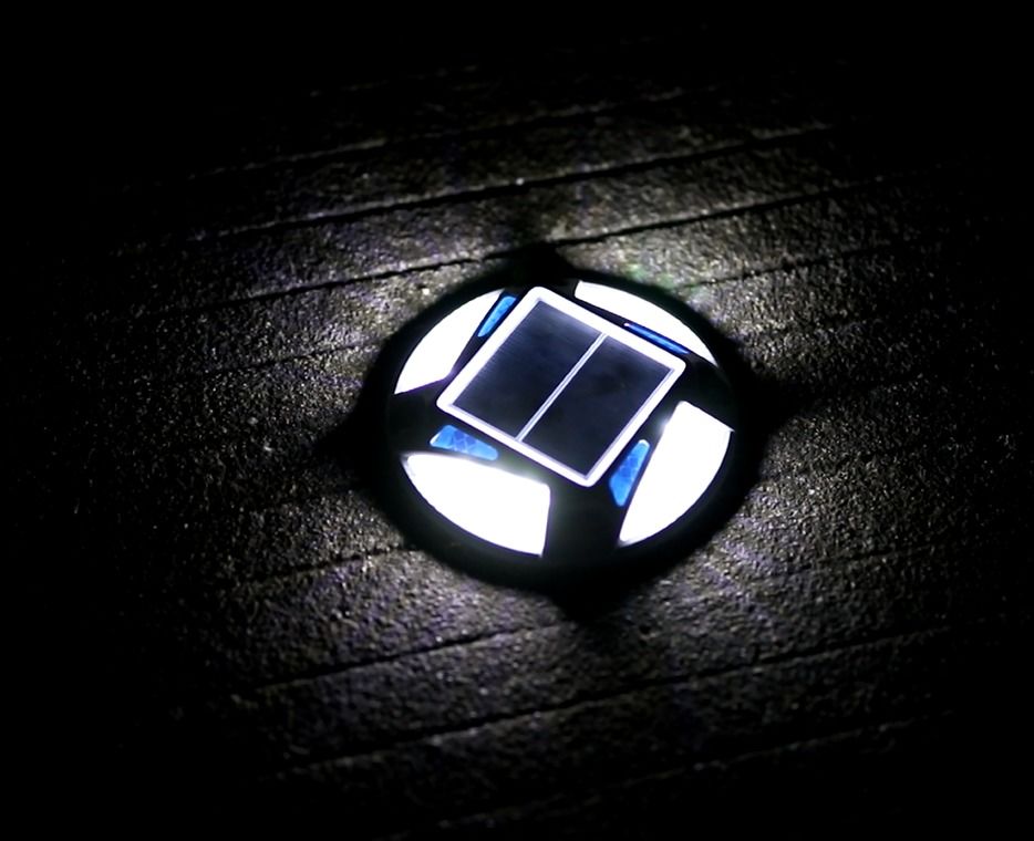 Aluminium zonnewegstok met 12 LED-kralen 1,2 V Ni-Mh-batterij en 4,5 uur opladen voor 20 uur operatie